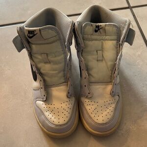 Nike High-Top Sneakers in White and Light Gray without Shoe Strings